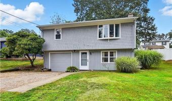 89 Spice Bush Trl, Narragansett, RI 02882