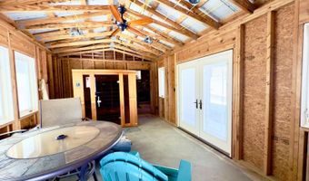 300 Round Up Ln, Bakersfield, MO 65609