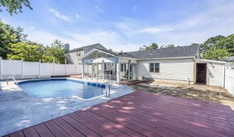 8 Mizzen Dr, Barnegat, NJ 08005