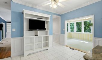 477 Redwood Forest Dr, Ballwin, MO 63021