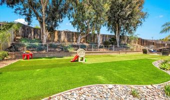620 Meadow Grove Pl, Escondido, CA 92027