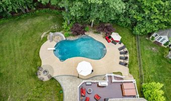 74 Settlers Ct, Bedford, NH 03110