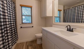 1013 Churchill Ln, Millsap, TX 76066