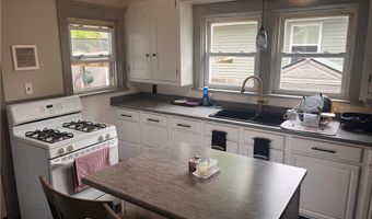 25 Earl St, Lincoln, RI 02865
