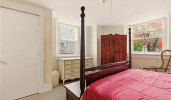 56 Bateman Ave 1, Newport, RI 02840