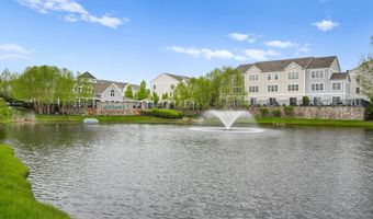 206 Copper Square Dr 206, Bethel, CT 06801