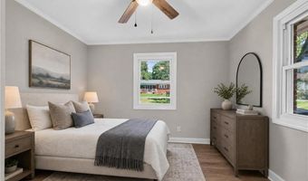 128 Englewood Dr, Archdale, NC 27263