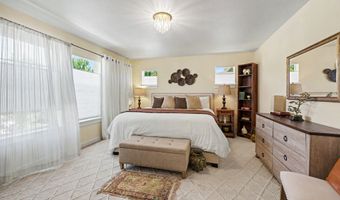 2214 McCall Dr, Ashland, OR 97520