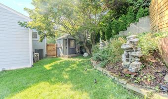 942 N MCKINLEY Rd, Arlington, VA 22205