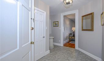 10 Pell St 3B, Newport, RI 02840