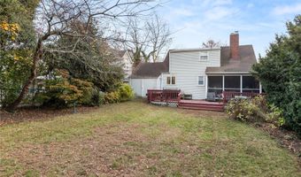 55 Robbins Ave, Amityville, NY 11701