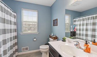 301 Redclover Ln, Allentown, PA 18104