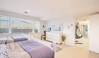 377 Rumstick Rd, Barrington, RI 02806