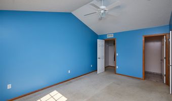 832 Red Hawk Way SE, Altoona, IA 50009