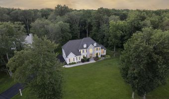64 Warren Gln, Burlington, CT 06013