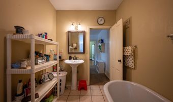 928 E Main St, Batesville, AR 72501