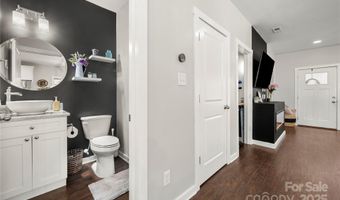 2717 Arnold Dr, Charlotte, NC 28205