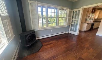 11 Treat St, Belfast, ME 04915