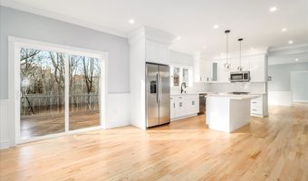 193 Chestnut Ridge Rd, Bethel, CT 06801