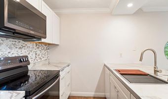99 WALAKA St 2B, Kihei, HI 96753