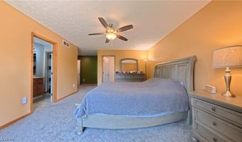1271 Oxford Cir, Akron, OH 44312