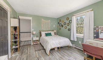 8 E Gate Dr, Alloway, NJ 07418