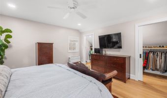 4004 ESTABROOK Dr, Annandale, VA 22003