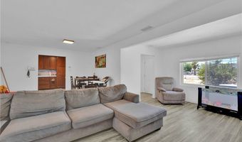 11806 Chamberlaine, Adelanto, CA 92301