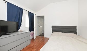 62 Bayside Ave, Amityville, NY 11701