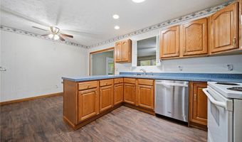 5390 Savannah Dr, Ashtabula, OH 44004