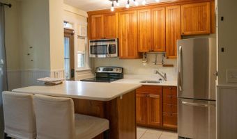 8 AUBURN Ct #A, Alexandria, VA 22305
