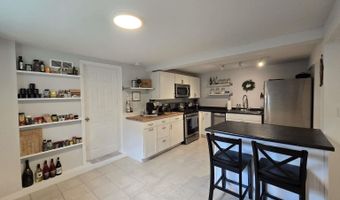 71 Venus Ave, Burlington, VT 05408