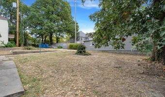 1116 E 5th St, Alton, IL 62002