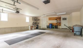 395 Hillwinds Rd, Brattleboro, VT 05301