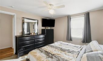 29 Dix Ave, Johnston, RI 02919