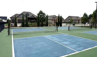 4867 N Prestwick Ave, Bel Aire, KS 67226