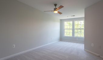 4951 BRENMAN PARK Dr 410, Alexandria, VA 22304