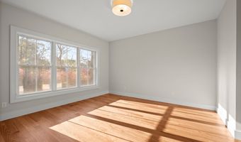 8 Fieldstone Ct 8, Bethel, CT 06801