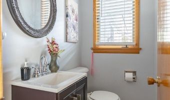 2025 S Plaza Dr, Akron, OH 44319