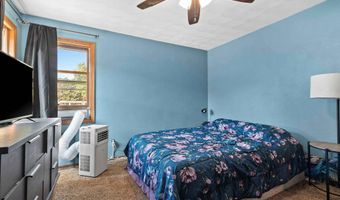 1742 E SYLVAN Ave, Appleton, WI 54915