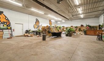 5276 Oakcrest Hill Rd SE, Riverside, IA 52327