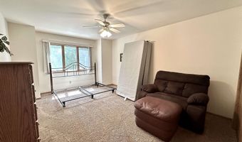 225 Emerald Meadows Dr, Arnolds Park, IA 51331