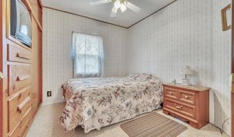 66 Gingles Dr, Arnolds Park, IA 51331