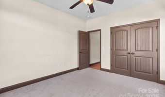 4 Pacifico Dr, Asheville, NC 28806