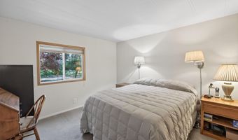 60221 Winnebago Ln, Bend, OR 97702