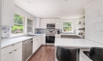 250 Waconia Rd, Alloway, NJ 07422