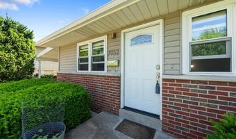 7932 Kingwood St, Affton, MO 63123