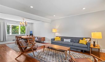 2 Lydia Ct, Albertson, NY 11507