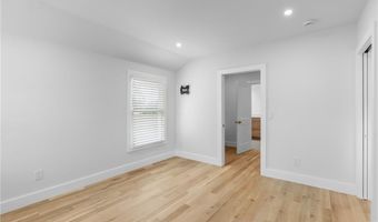 76 Warren Ave, Middletown, RI 02842
