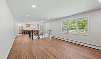 41 Elk Dr, Bedford, NH 03110
